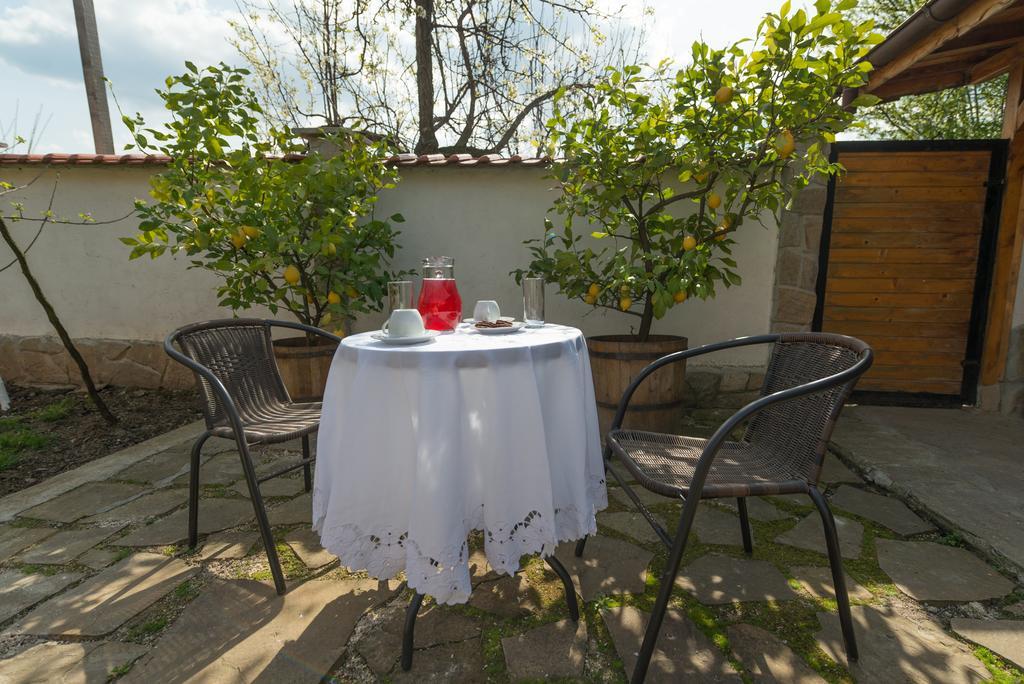 Marinovata Kashta Guest House Veliki Preslav Exterior foto