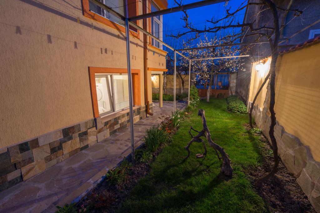 Marinovata Kashta Guest House Veliki Preslav Exterior foto